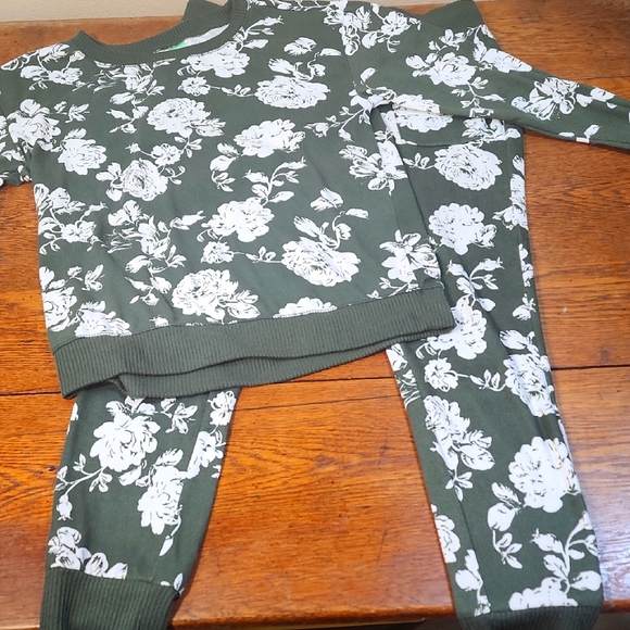 Honeydew Intimates Other - Floral Green Women's Sleep Set - White Rose Print